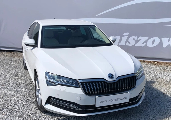 Skoda Superb cena 116999 przebieg: 64996, rok produkcji 2019 z Bytów małe 436